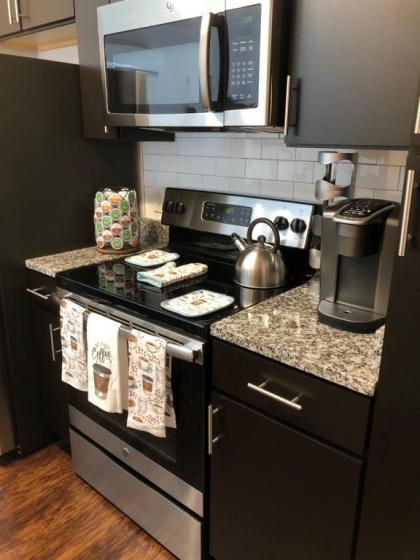 Stylish Smart Studio Getaway - image 4