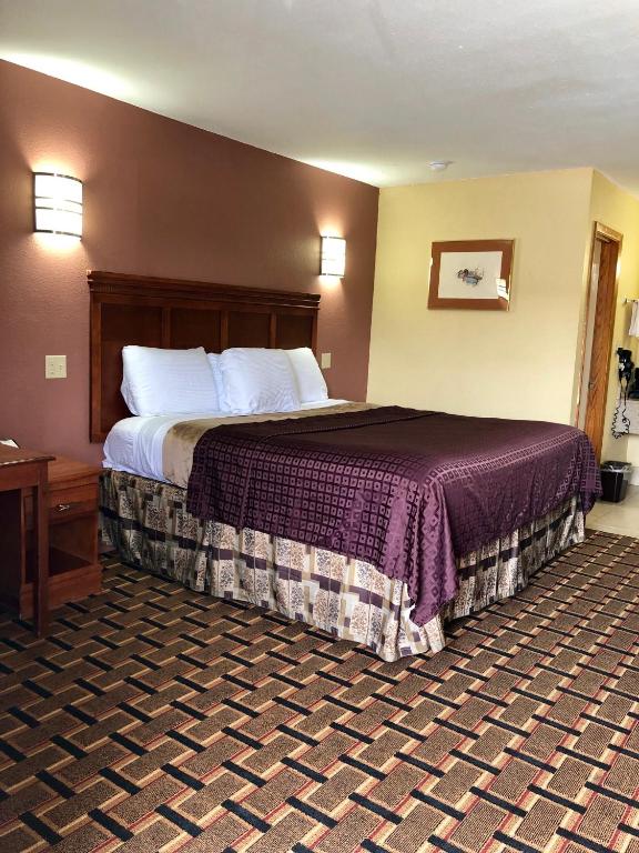 Americas Best Value Inn-Indianola - image 7