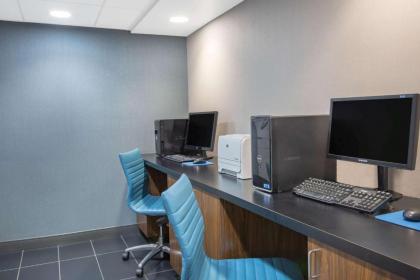 Wingate by Wyndham Los Angeles Airport - image 15