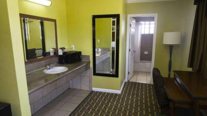 Kings Motel Inglewood - image 12