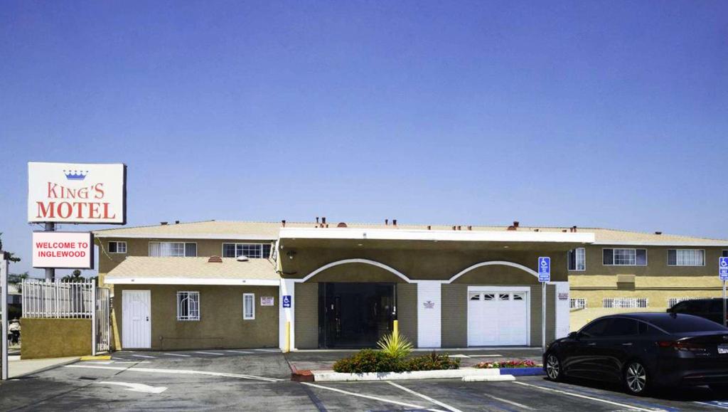 Kings Motel Inglewood - image 3