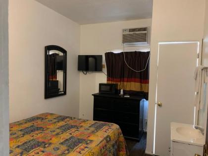 Encore Inn - image 10