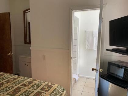 Encore Inn - image 14