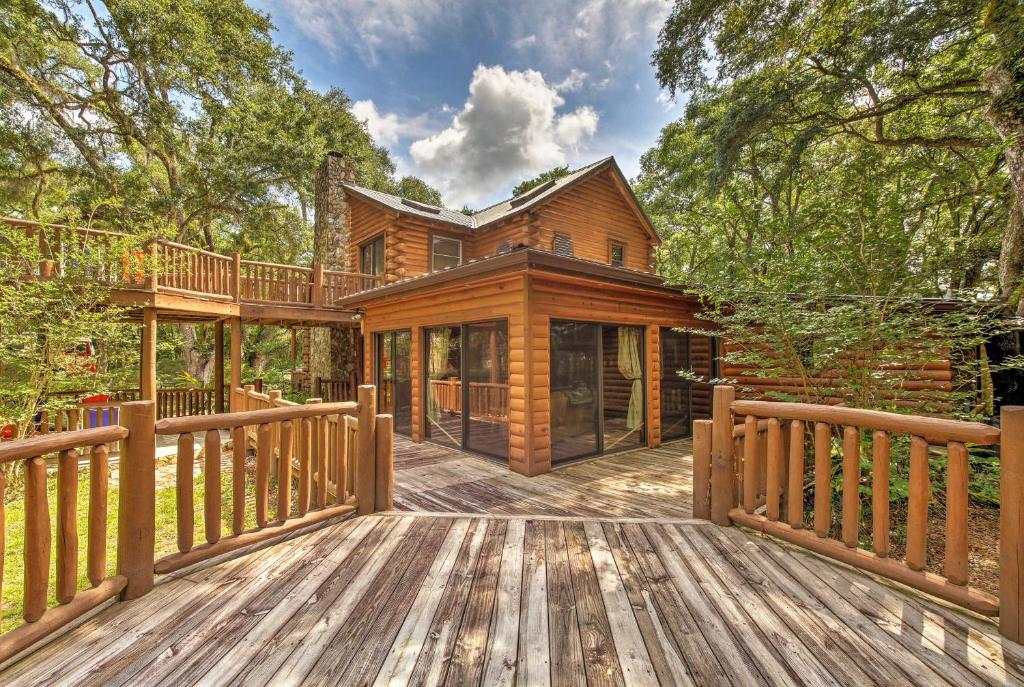 Quiet Inverness Log Cabin with Furnished Deck! - main image