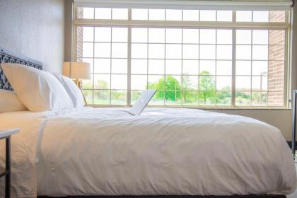 The Highlander Hotel - image 11