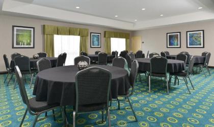 Hampton Inn Iowa City/University Area - image 9