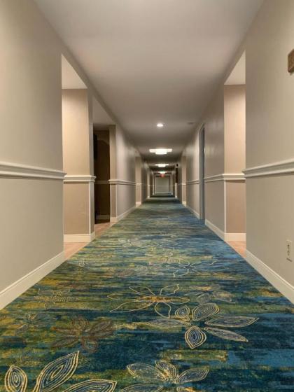 Atrium Hotel Orange County - image 12