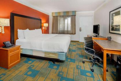 La Quinta by Wyndham Irvine Spectrum - image 5