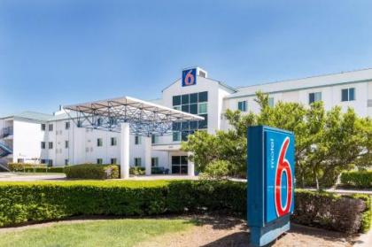 Motel 6-Irving TX - DFW Airport North