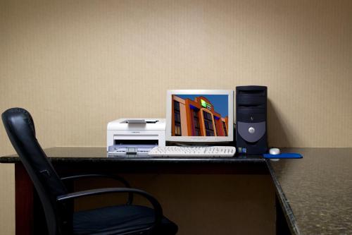 Holiday Inn Express Hotel & Suites Dallas Fort Worth Airport South an IHG Hotel - main image