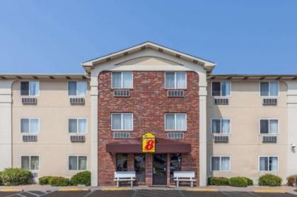 Super 8 by Wyndham Irving DFW Airport/South Irving