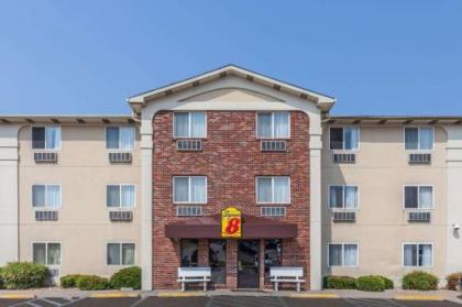 Super 8 by Wyndham Irving DFW Airport/South