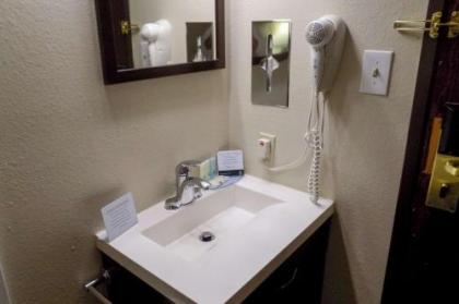 Quality Inn DFW Airport North - image 4