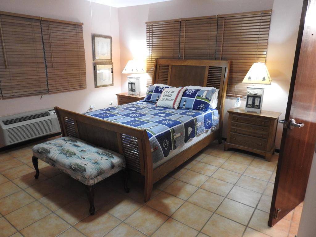 Isabela Beach Court 744 - main image