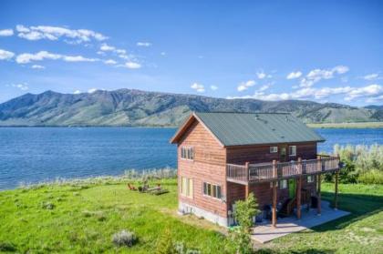 Henrys Lake Goose Bay by KABINO Idaho
