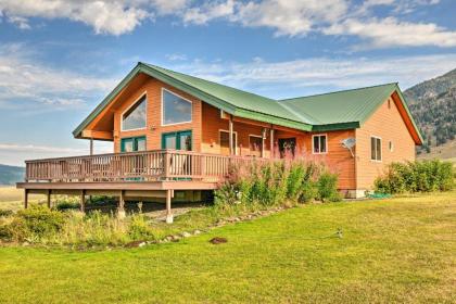 Cozy Henrys Lake Escape 20 mi to Yellowstone Island Park Idaho