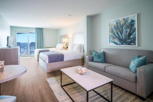The Palms Oceanfront Hotel - image 4