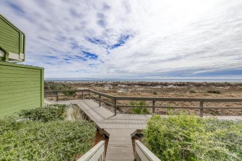 Mariner's Walk Condos - main image