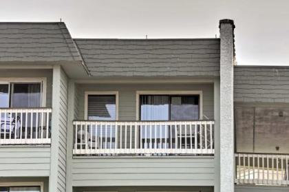 Isle of Palms Beachfront Condo with Balcony and Pool! - image 3