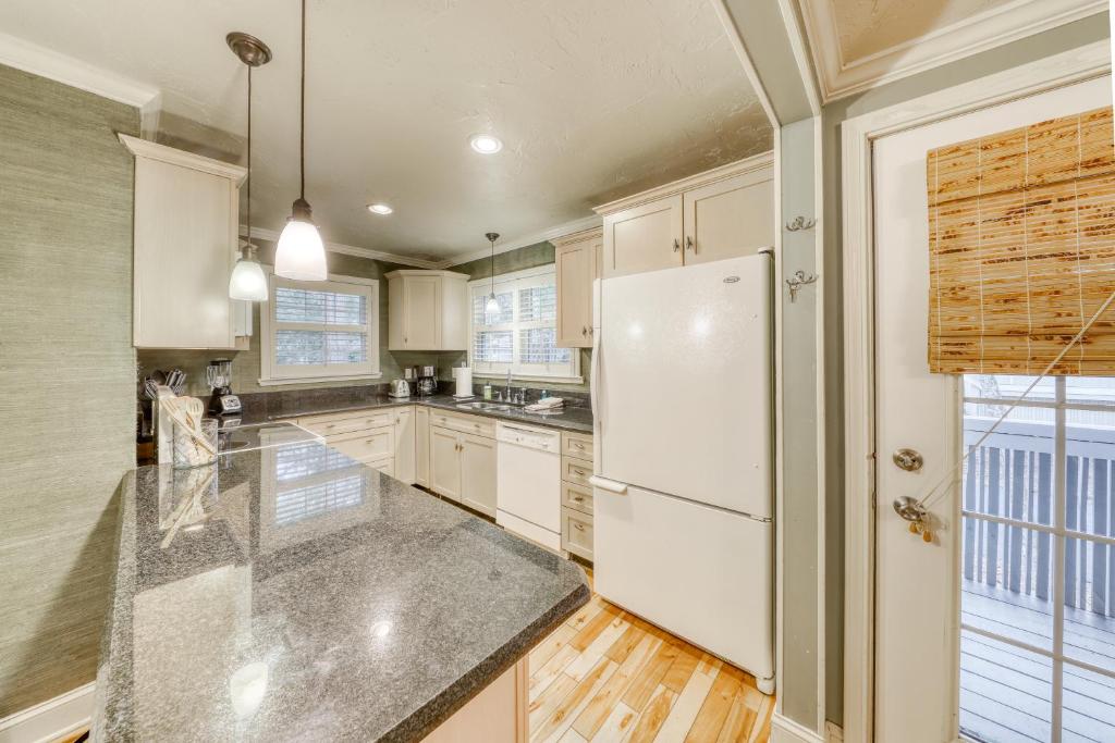 Coastal Cottage - image 2