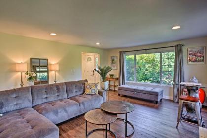 Issaquah Home with Deck and Patio 16 Miles to Seattle! - image 10