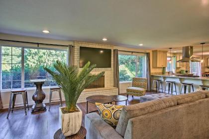 Issaquah Home with Deck and Patio 16 Miles to Seattle! - image 15