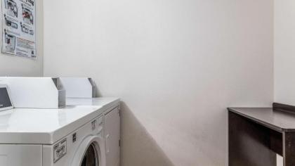 Motel 6-Elk Grove Village IL - image 18