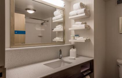 Hampton Inn & Suites Jackson Coliseum - image 3
