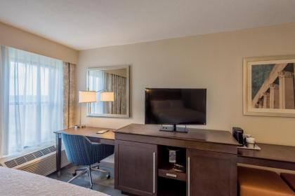 Hampton Inn & Suites Jackson Coliseum - image 4