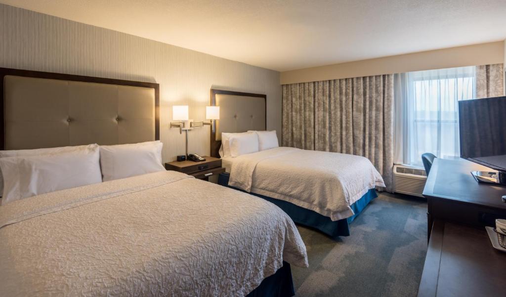 Hampton Inn & Suites Jackson Coliseum - image 5