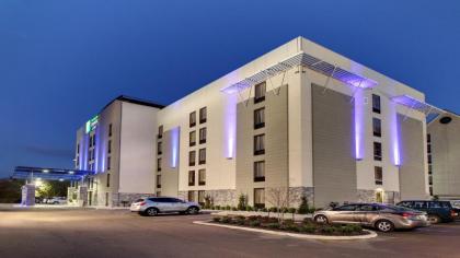 Holiday Inn Express & Suites Jackson Downtown - Coliseum