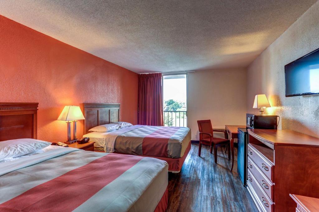 Motel 6 Jackson TN - image 2