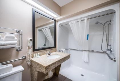 Quality Inn Jacksonville near Little Rock Air Force Base - image 4