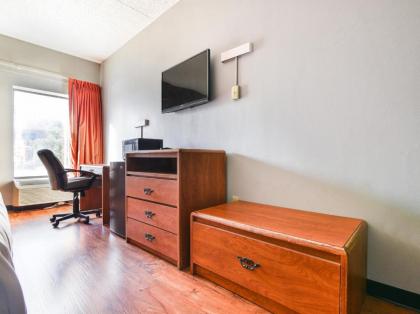 OYO Townhouse Inn Jacksonville AR - image 15
