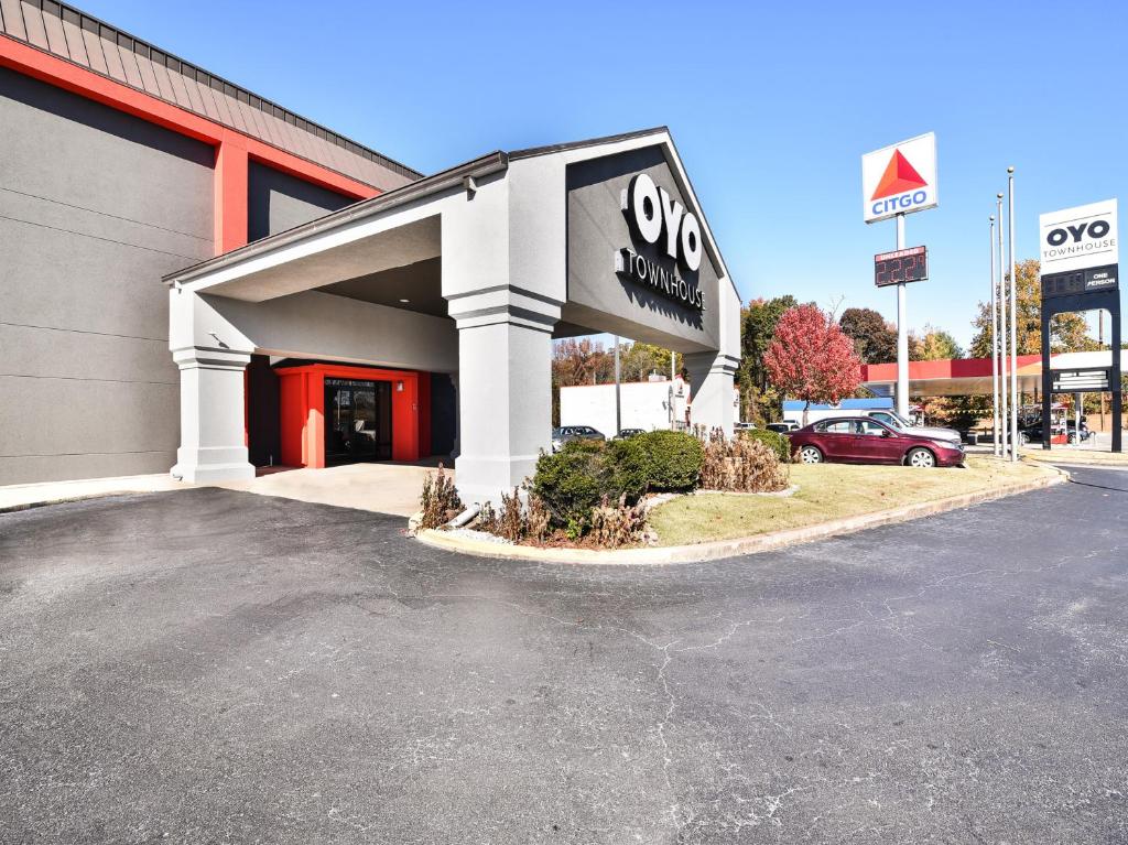 OYO Townhouse Inn Jacksonville AR - image 3