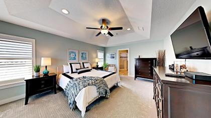 Blue Breeze 4 Bedrooms 3 Bathrooms Sleeps 10 walk to Beach - image 10