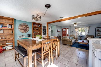 Beach Bungalow 700 - image 15