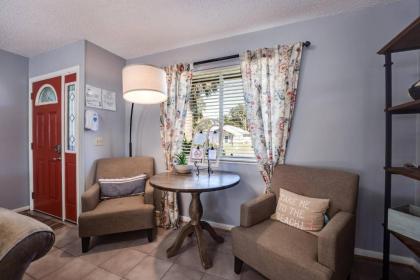 Beach Bungalow 700 - image 9