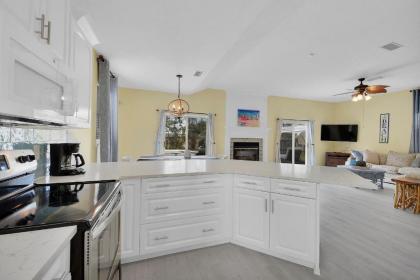 Heated Pool Pet friendly Home - image 14