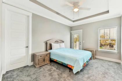Pet friendly spacious 5 blocks from Jax Beach!!! - image 9