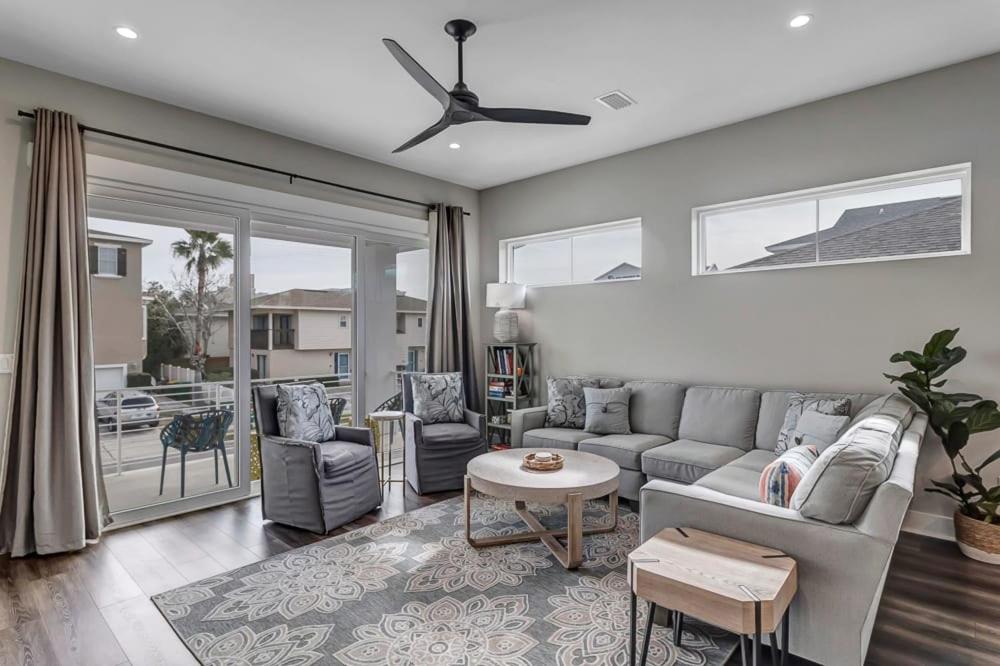 Palm Oasis North Jax Beach - main image