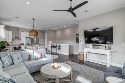 Palm Oasis North Jax Beach - image 9