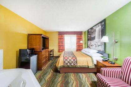 Super 8 by Wyndham Jacksonville - image 10