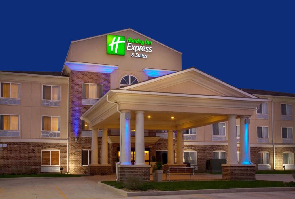 Holiday Inn Express & Suites Jacksonville an IHG Hotel - main image