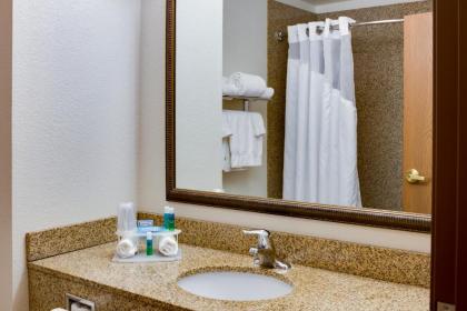 Holiday Inn Express & Suites Jacksonville an IHG Hotel - image 10