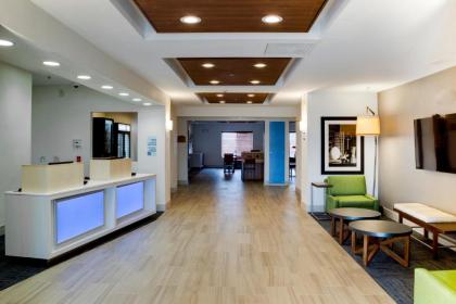 Holiday Inn Express & Suites Jacksonville an IHG Hotel - image 9