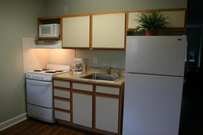 Affordable Suites Jacksonville - image 9