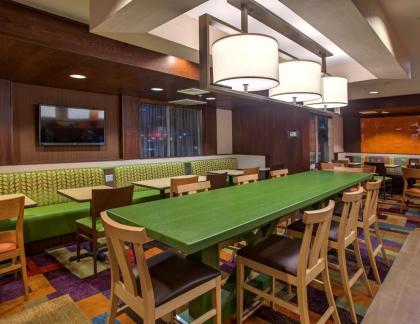 Fairfield Inn & Suites by Marriott Jacksonville - image 10