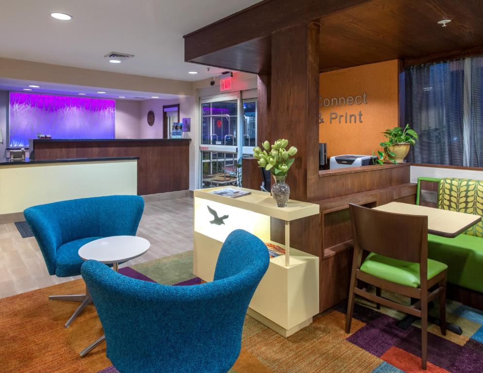 Fairfield Inn & Suites by Marriott Jacksonville - image 5