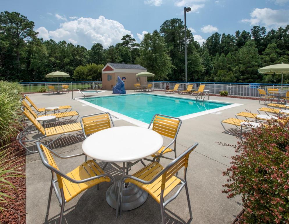 Fairfield Inn & Suites by Marriott Jacksonville - image 7